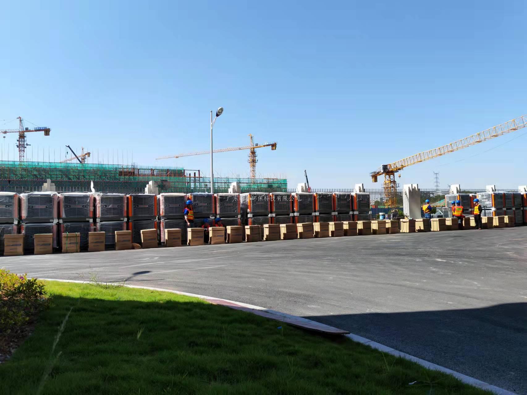 大型鋼結(jié)構(gòu)廠房用環(huán)保空調(diào)加工業(yè)大風(fēng)扇降溫通風(fēng)效果喜人(圖1) 大型鋼結(jié)構(gòu)廠房用環(huán)保空調(diào)加工業(yè)大風(fēng)扇降溫通風(fēng)效果喜人(圖1)